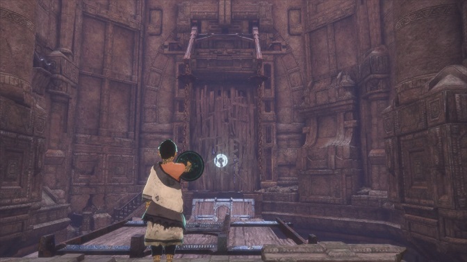 木で塞がれた扉