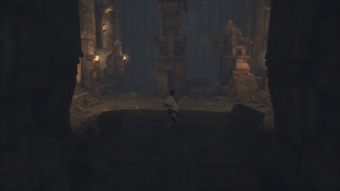 右の柱から上へ